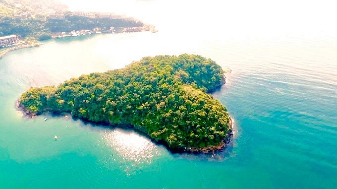 ilha-frente-a-praia-de